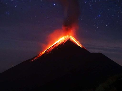 A Sleeping Volcano in America is Coming to Life After 800 Years