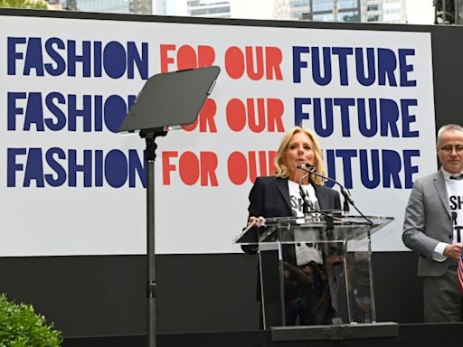 La Semana de la Moda en Nueva York abre con un llamado a votar de Jill Biden