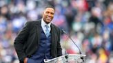 Michael Strahan the latest Giants great to visit team