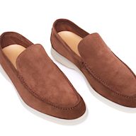 Slip-on shoes without laces Can be made of leather, suede, or other materials Suitable for both formal and casual occasions