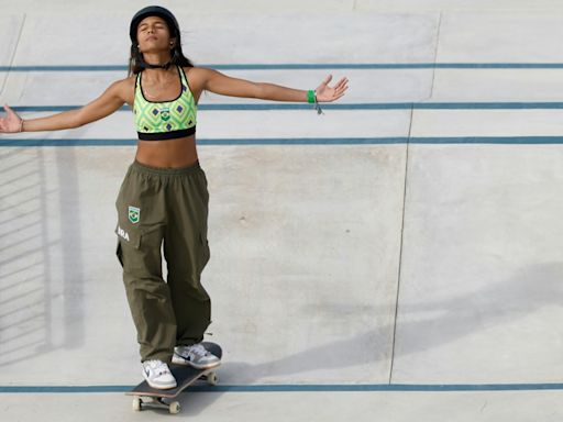 La joven brasileña Rayssa Leal se hace con el bronce en skateboarding