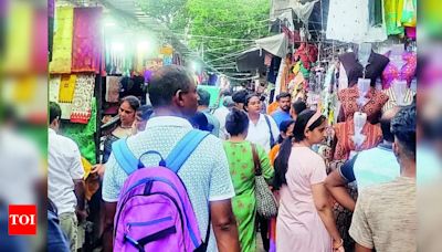 Hawkers Return to Gariahat and Hatibagan 48 Hours After Eviction Drive | Kolkata News - Times of India