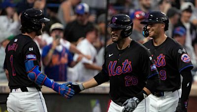 Mets move past Braves in NL wild card race as Senga gets hurt again, Martinez hits slam in 8-4 win