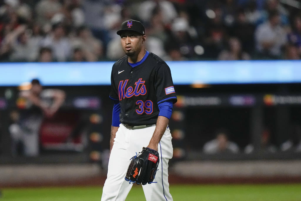 Mets place struggling closer Edwin Diaz on injured list with shoulder impingement