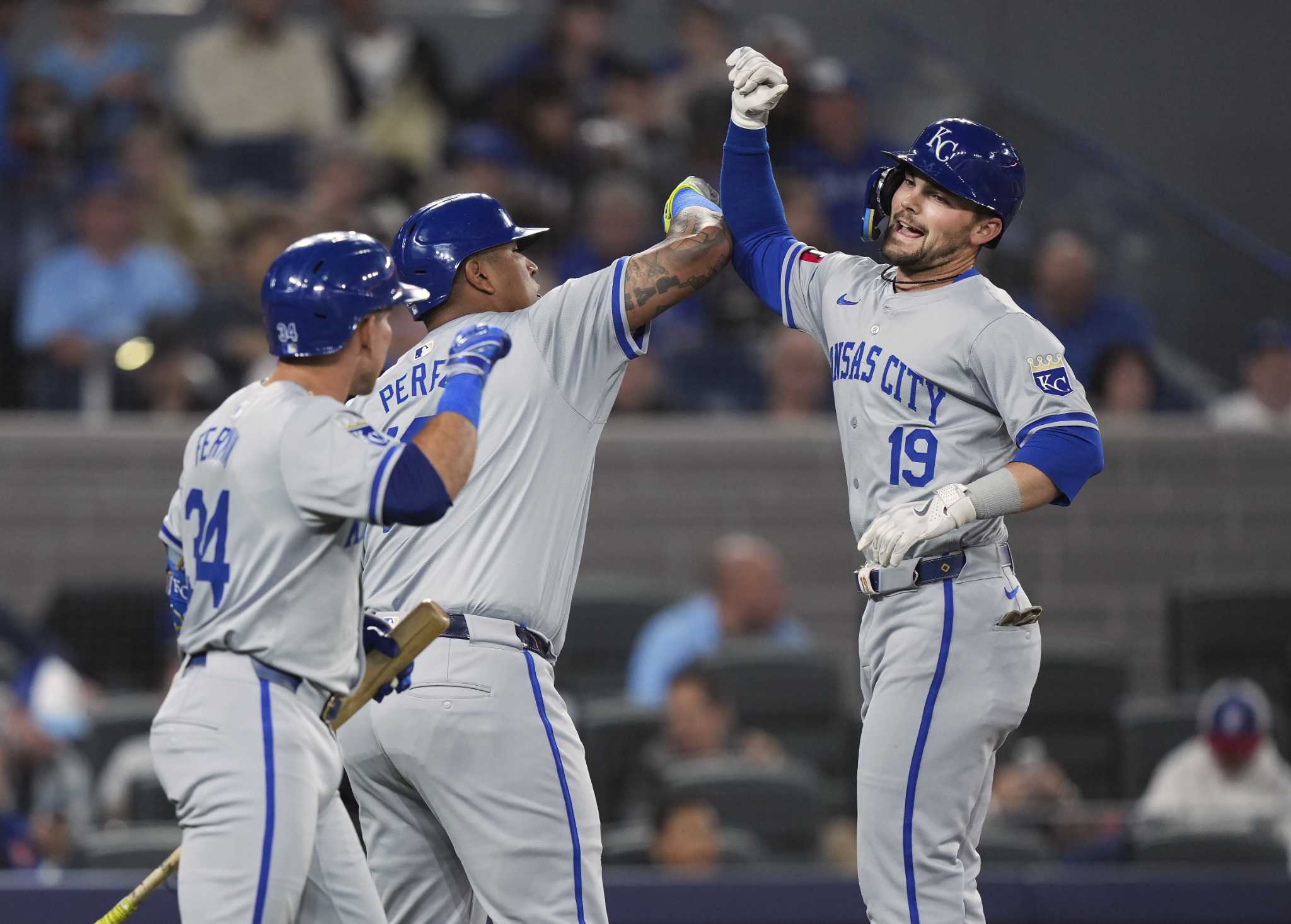 Massey hits 2-run HR, Ragans fans 9 as Royals snap 3-game losing streak, beat Blue Jays 4-1