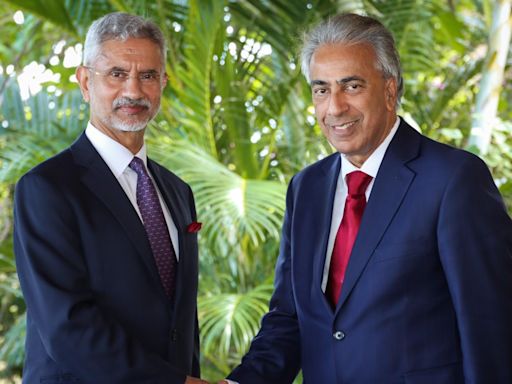 External Affairs Minister Jaishankar meets Mauritius top political leaders | World News - The Indian Express