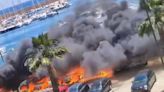 Una decena de coches quedan calcinados en un incendio en Xàbia