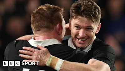 New Zealand 24-17 England: All Blacks maintain Eden Park record as England come close