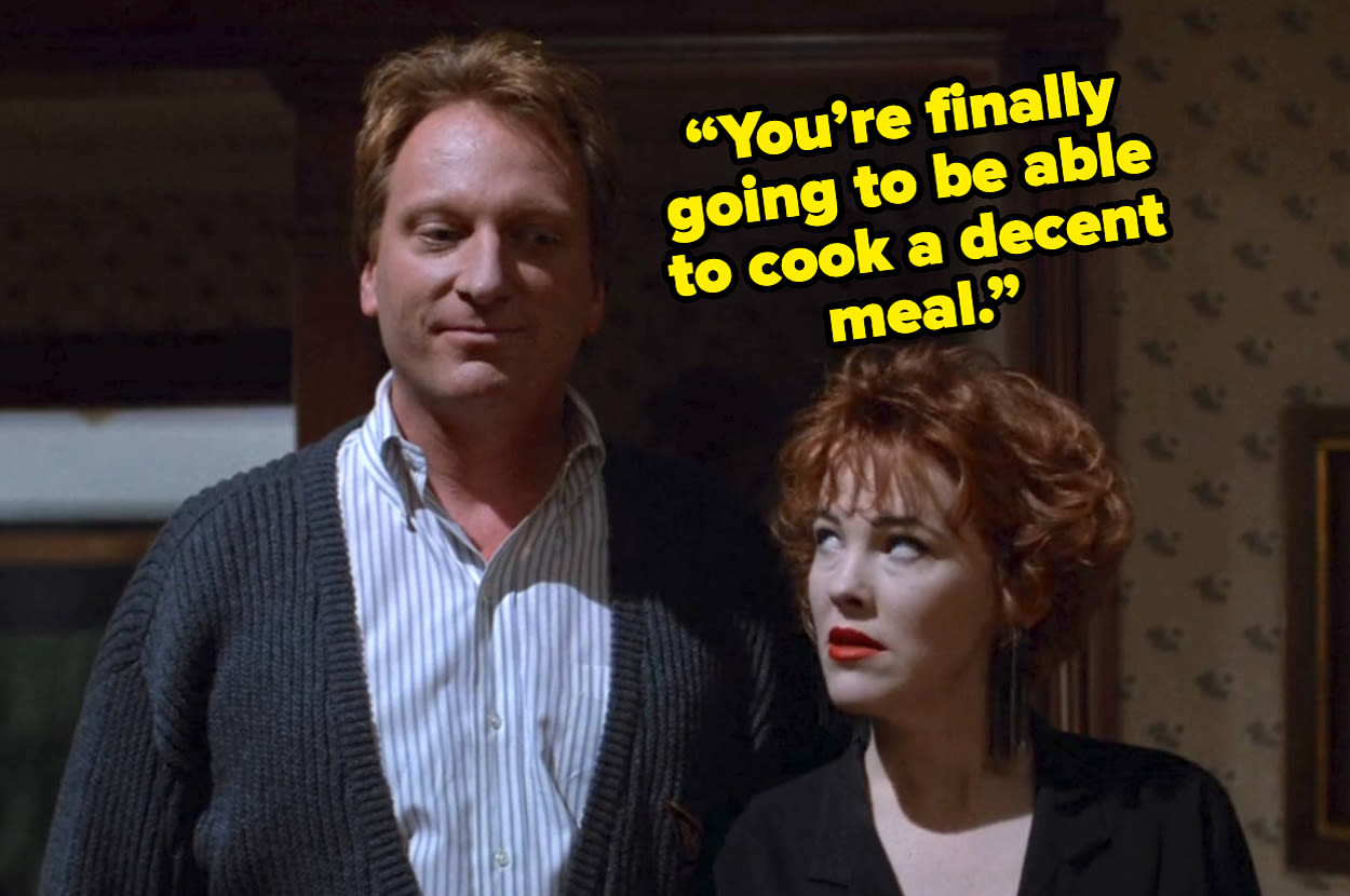 50 Strange And Unusual Things I Noticed While Rewatching "Beetlejuice" As An Adult