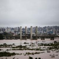 Many towns in Rio Grande do Sul remained without access to drinking water, telephone or internet services