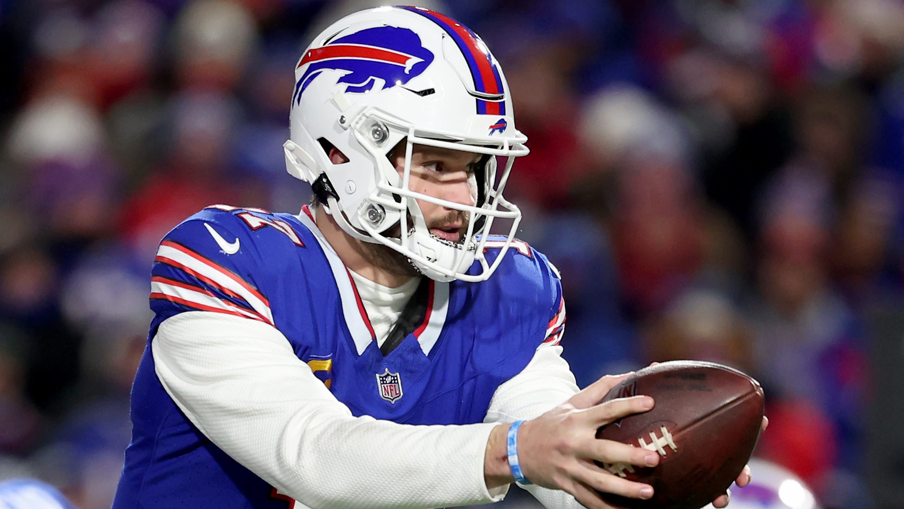 Bills QB Josh Allen’s Gesture to Sign Former Chiefs WR Turns Heads