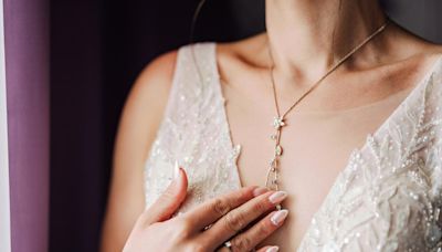 Bride ‘brands’ all of her bridesmaids by making them wear necklaces of her name