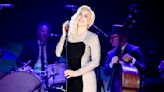 Kellie Pickler makes emotional return to stage in 1st performance since husband’s death