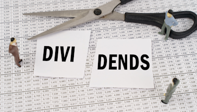 7 At Risk Dividend Stocks Investors Should Sell Before It's Too Late