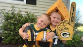 Photo of Illinois woman’s sons wins Packers photo contest