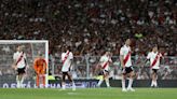 River se enredó en su doble de cuerpo y Arsenal cosechó una victoria histórica