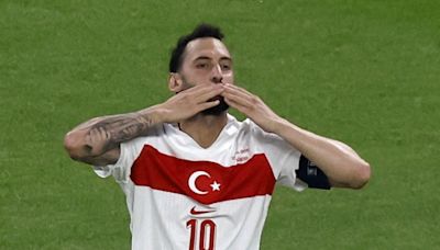 1-2. Turquía reina entre la brusquedad y se cita con Austria en octavos