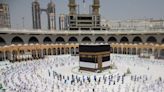 Excruciating heat blamed as hundreds of pilgrims die on journey to Mecca