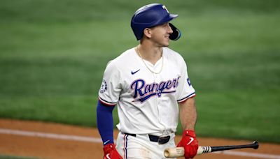 Texas Rangers Outfielder Among Rookie of Year Favorites