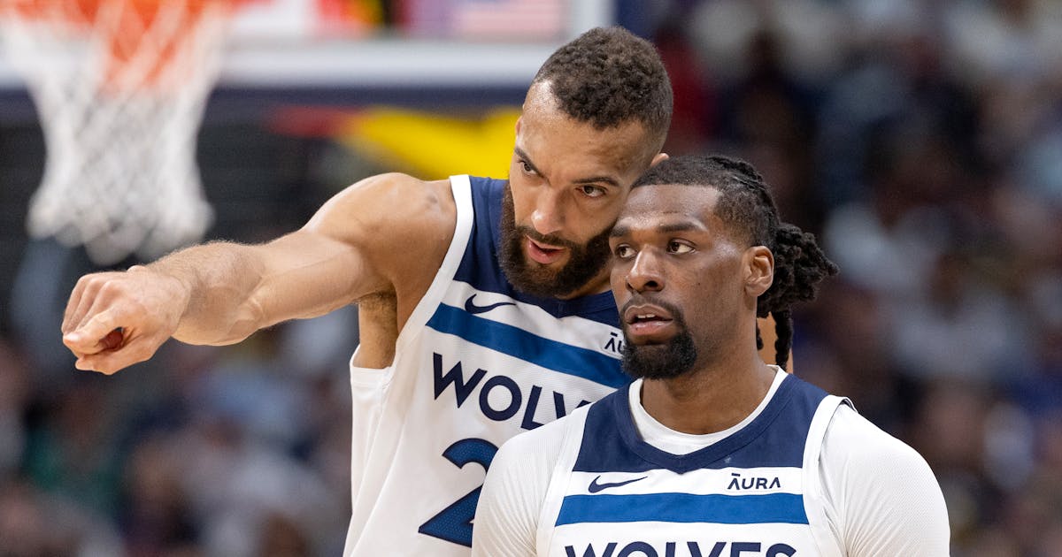 Reid's strong fourth quarter helps Wolves beat Nuggets