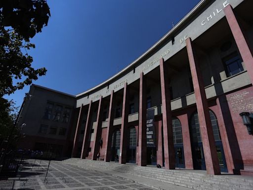 Facultad de Derecho de la Universidad de Chile retoma sus clases luego de que estudiantes no validaran toma de la sede - La Tercera
