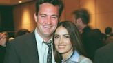 Salma Hayek dice que hacer 'Fools Rush In' con Matthew Perry fue "significativo" en un conmovedor tributo