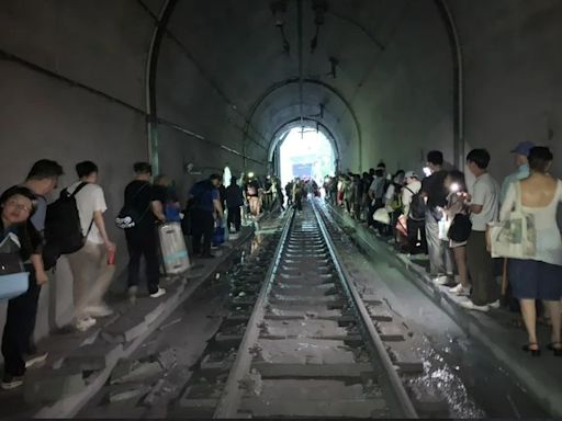 花蓮台鐵又出軌！列車停在「3年前心碎的隧道」 太魯閣號家屬發聲