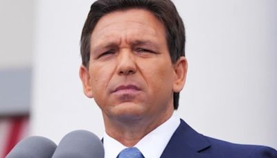 Polémica en Florida: un empleado estatal reveló los planes del gobernador Ron DeSantis y fue despedido