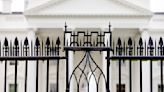 Driver dies after crashing car into White House gate