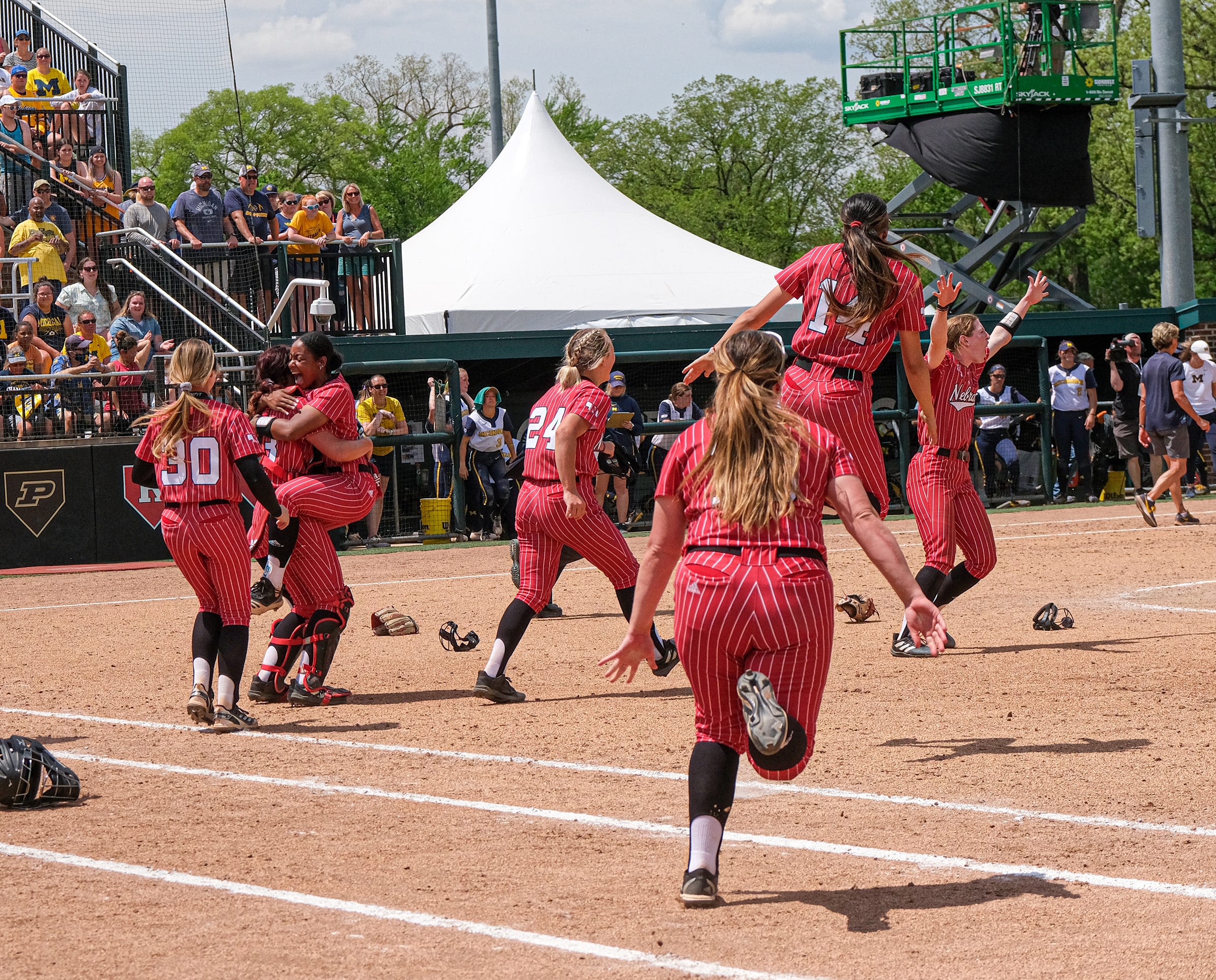 Middle infielder Ava Kuszak transfers to Nebraska