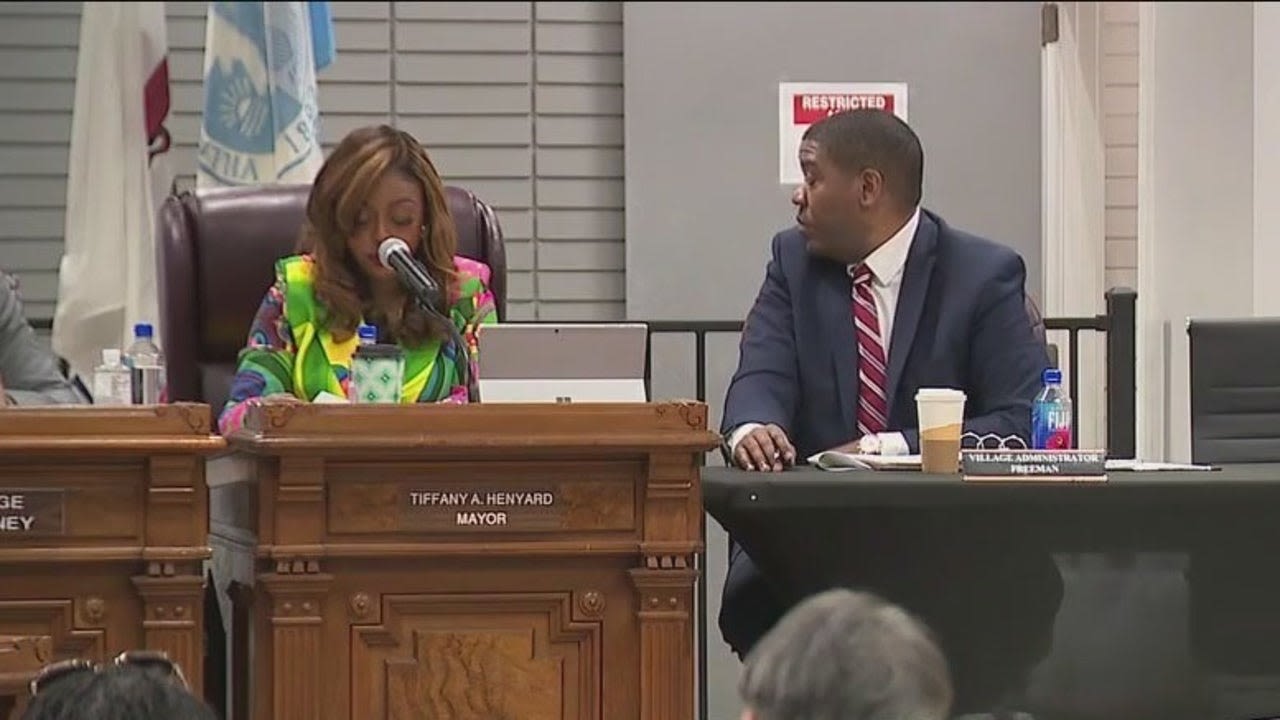 Tiffany Henyard booed by Dolton residents at Village Board meeting amid FBI investigation