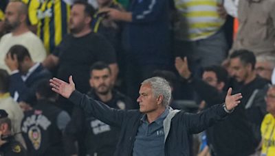 José Mourinho é multado em derrota do Fenerbahçe contra rival