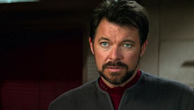 How Jonathan Frakes Brought A Sneaky Marvel Trick To Star Trek