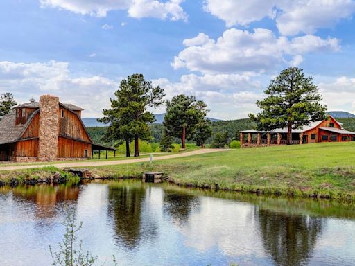 Exclusive | What Do the Walton Family, Elton John and Rod Stewart Have to Do With This $48.5 Million Ranch?