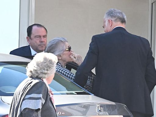 Irene de Grecia acude al hospital a visitar a su hermana la reina Sofía