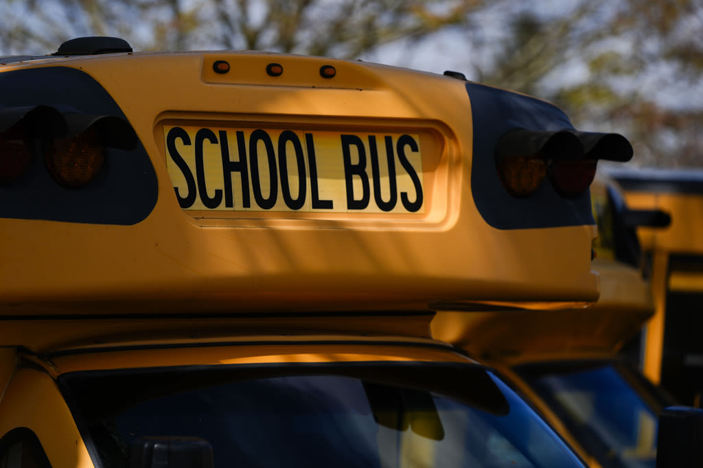 St. Louis school district will pay families to drive kids to school amid bus driver shortage