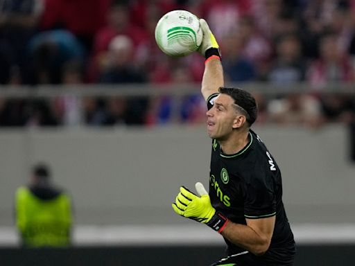 "Dibu" Martínez dispuesto a pelearse con Aston Villa para jugar para Argentina en París