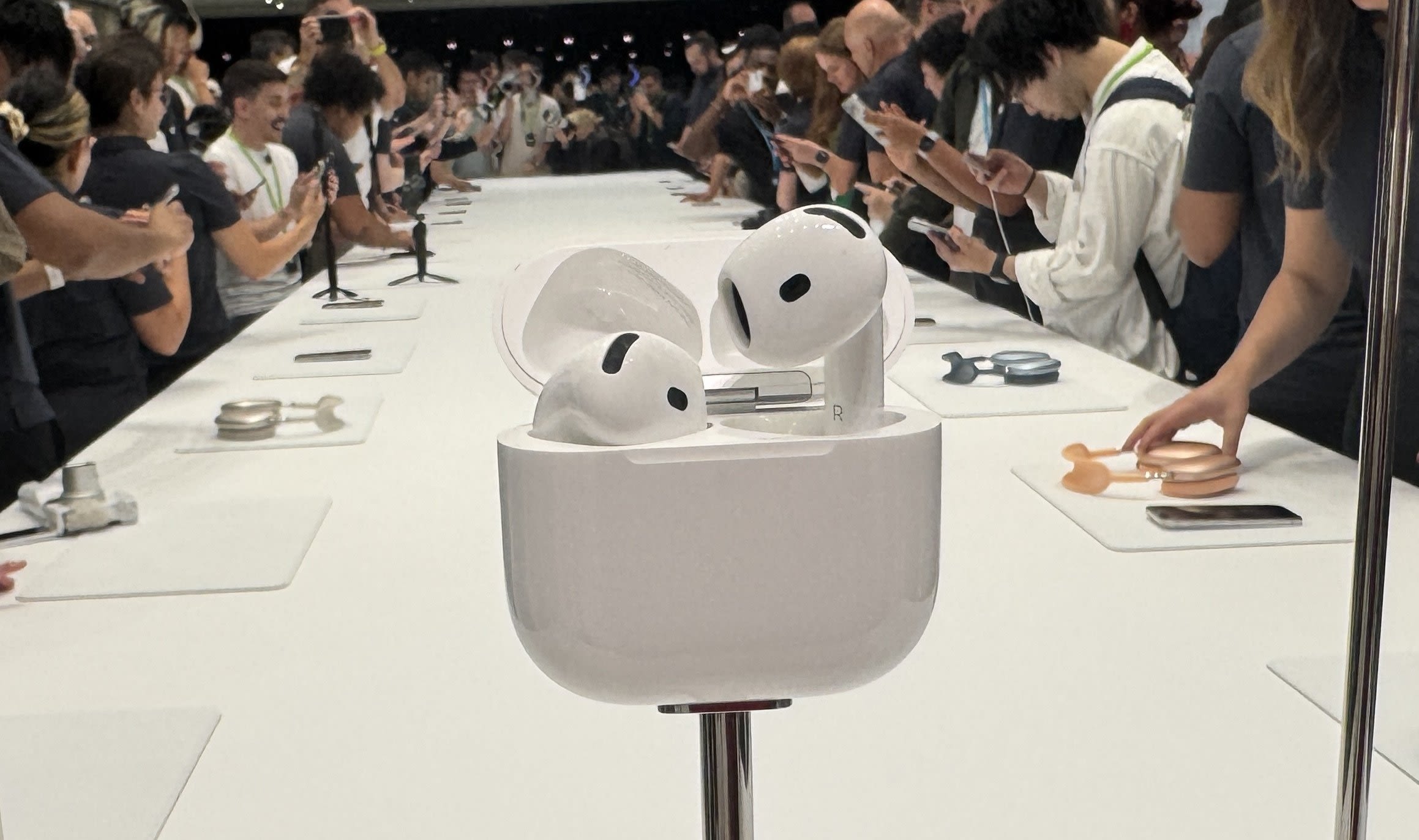 AirPods 4: The new active noise cancellation made ‘Espresso’ sound like it was performed in a soundproof café