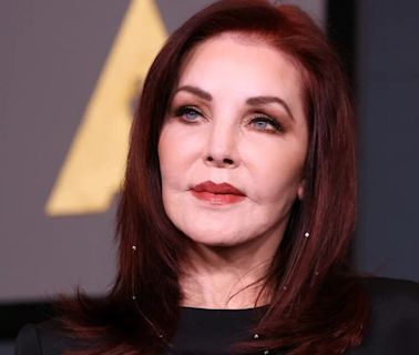 Priscilla Presley acusó a ex socios de “abuso de ancianos” y robo del patrimonio de Elvis Presley