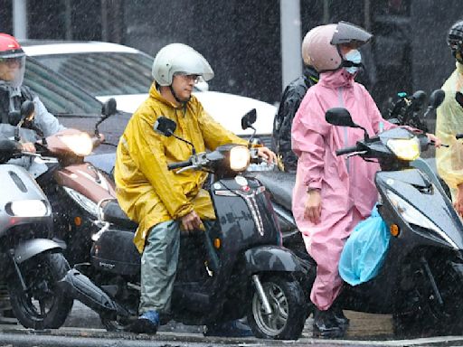 雷雨還沒停！中部以北易發生強降雨 週末「熱如夏」高溫破30度