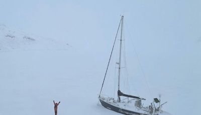 « J’avais l’impression de revivre les mêmes jours »… Cette jeune navigatrice a passé dix mois dans la glace du Groenland