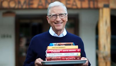 Bill Gates recomienda cuatros libros y una serie de Apple TV para las vacaciones