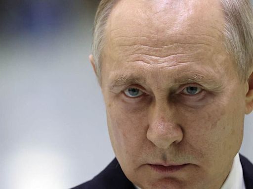 'Stop the war. It is madness' - Putin facing Kremlin revolt over Ukraine plan