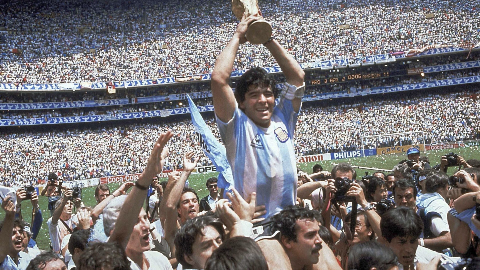 'Stolen' trophy won by football legend Diego Maradona to 'sell for millions'