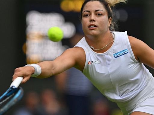 La mexicana Renata Zarazúa hace historia en Wimbledon, pese a caer ante Raducanu