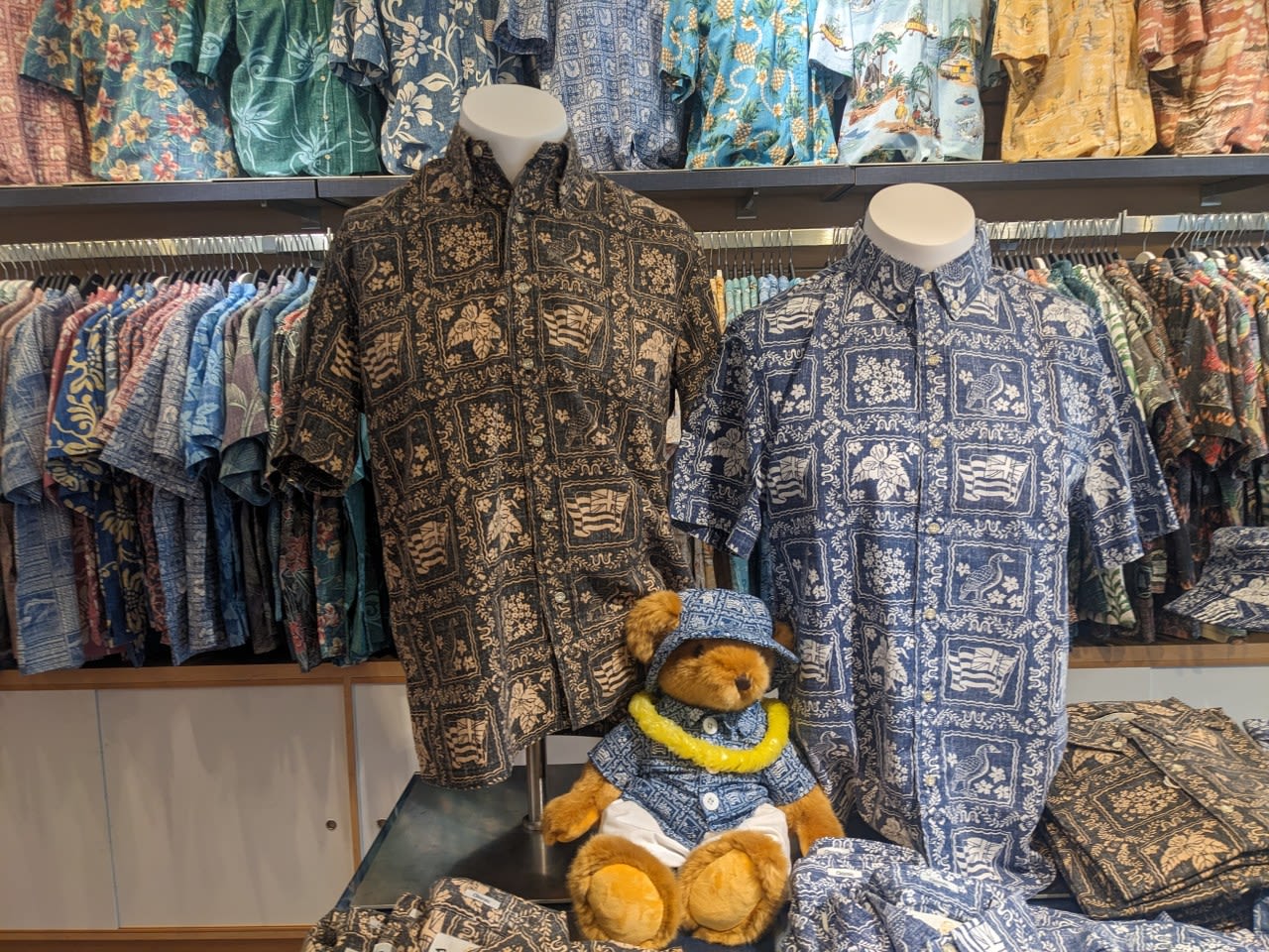 Scammers target popular aloha shirt maker customers