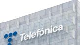 Seis de las mayores compañías del país interrumpen sus spots para felicitar a Telefónica por su centenario