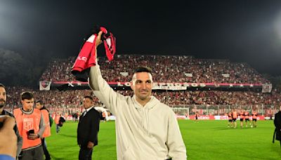 La emotiva ovación que recibió Lionel Scaloni en el entretiempo del partido entre Newell's e Independiente Rivadavia en Rosario