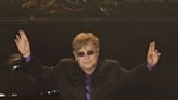 Elton John pasa el fin de semana hospitalizado tras sufrir caída