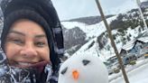 De férias na Argentina, Solange Couto se diverte na neve: "Arrumei até um amiguinho novo"